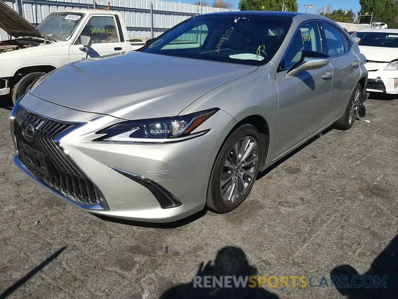 2 Photograph of a damaged car 58ABZ1B15KU031352 LEXUS ES350 2019