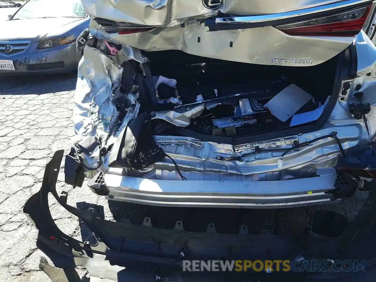 9 Photograph of a damaged car 58ABZ1B15KU031352 LEXUS ES350 2019