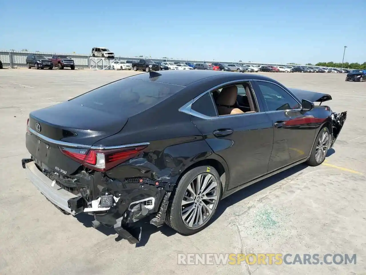 4 Photograph of a damaged car 58ABZ1B15KU031478 LEXUS ES350 2019