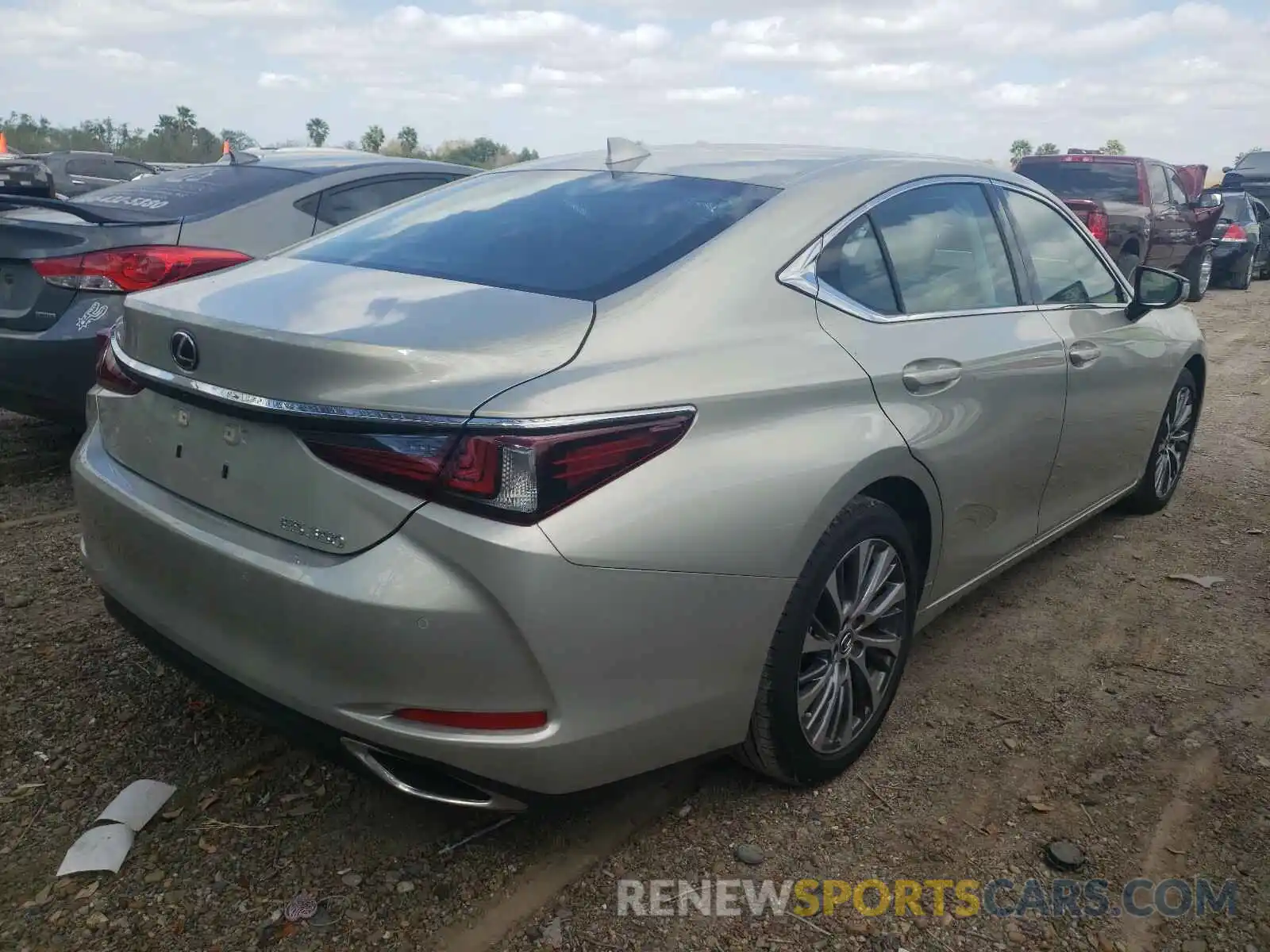 4 Photograph of a damaged car 58ABZ1B15KU034607 LEXUS ES350 2019