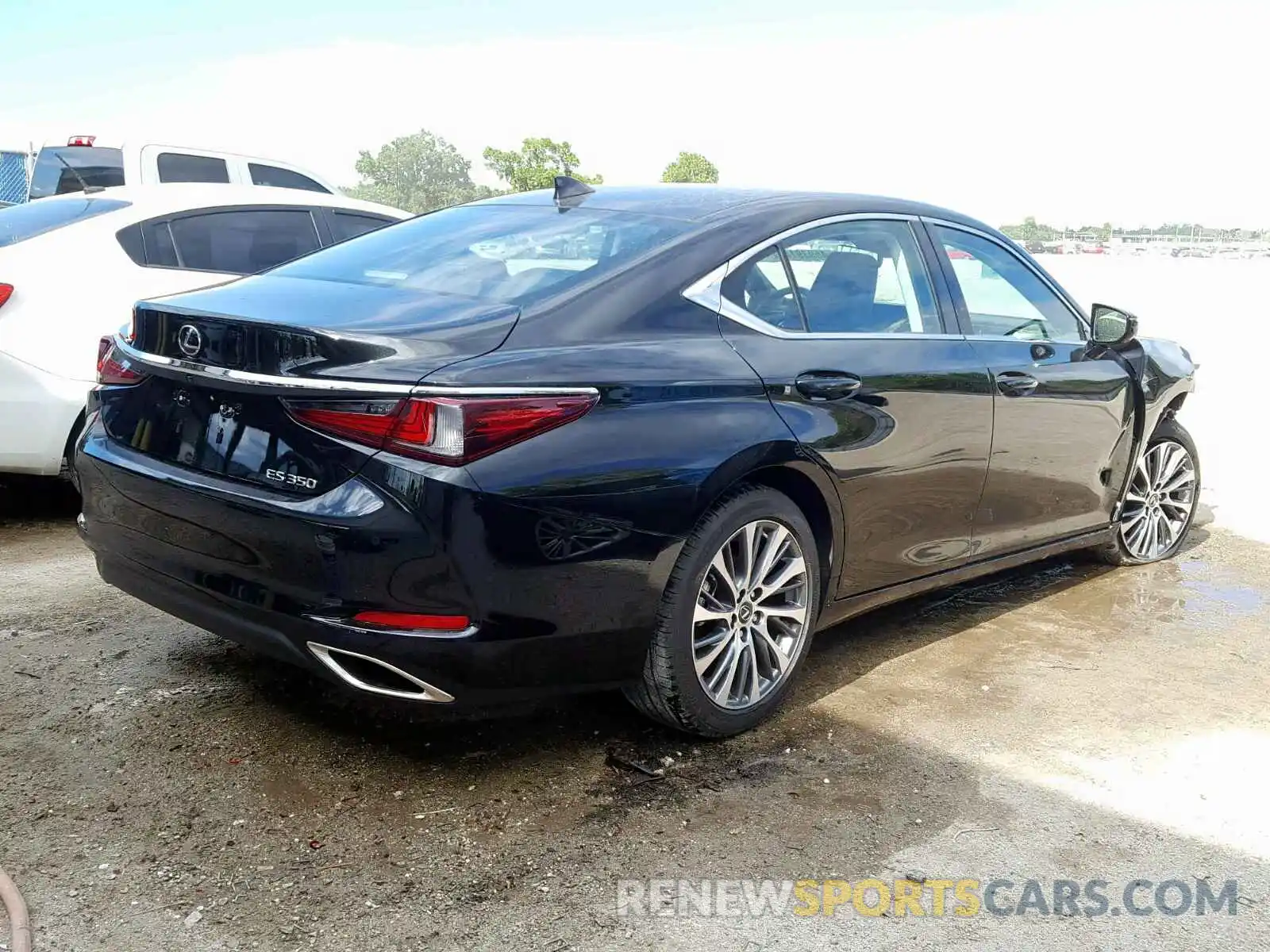 4 Photograph of a damaged car 58ABZ1B15KU034719 LEXUS ES350 2019