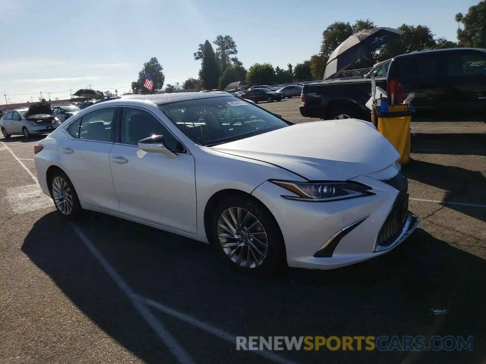 1 Photograph of a damaged car 58ABZ1B15KU035059 LEXUS ES350 2019