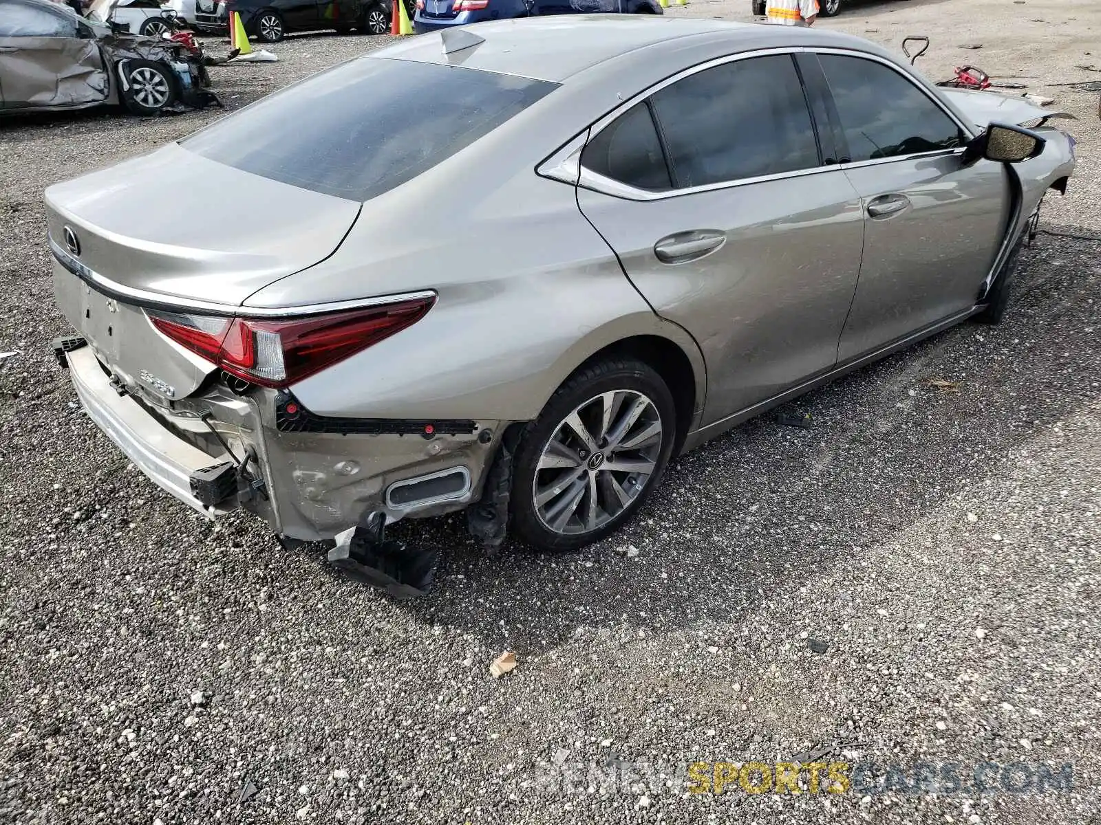 4 Фотография поврежденного автомобиля 58ABZ1B15KU035238 LEXUS ES350 2019