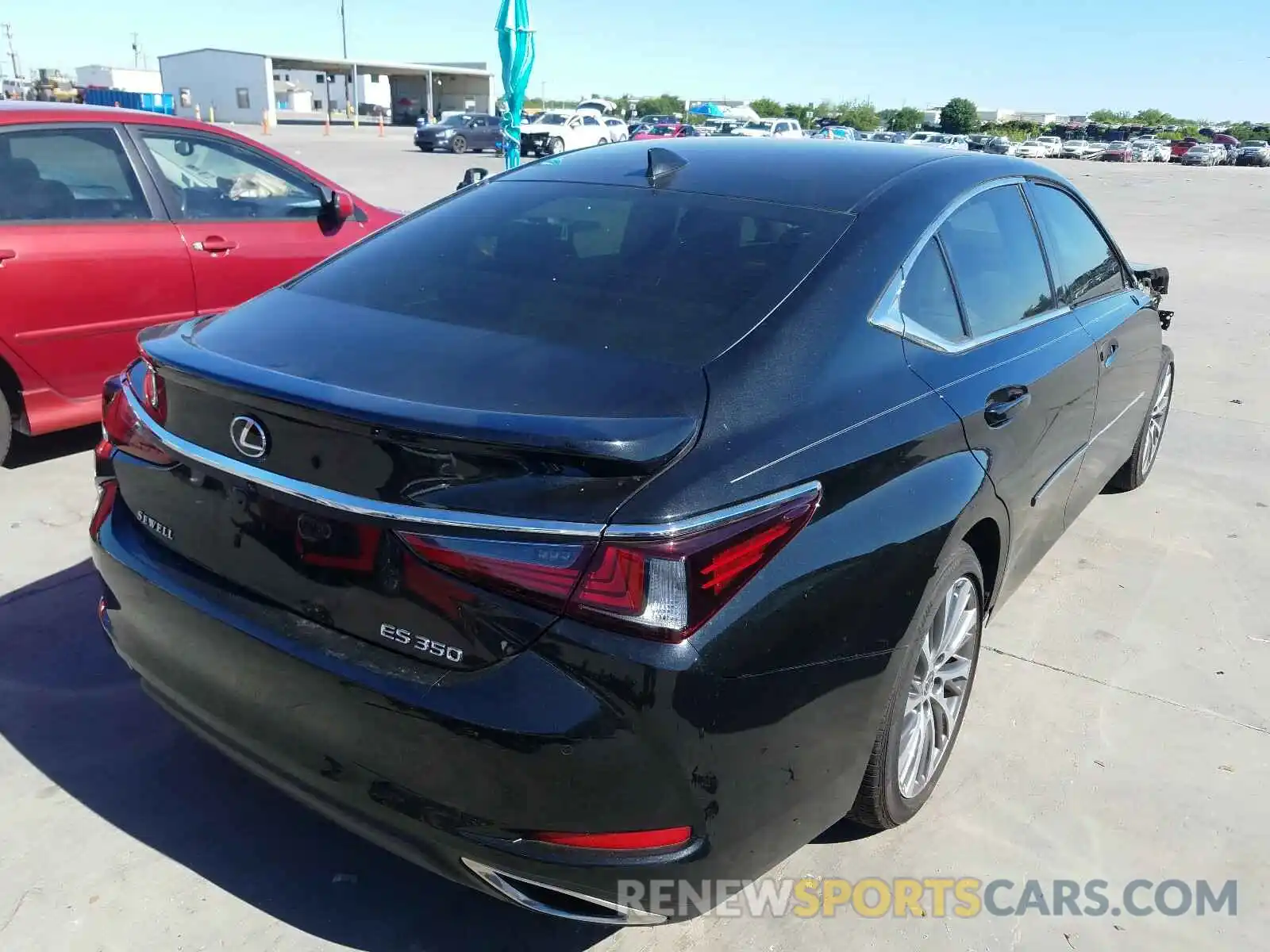 4 Photograph of a damaged car 58ABZ1B15KU036440 LEXUS ES350 2019