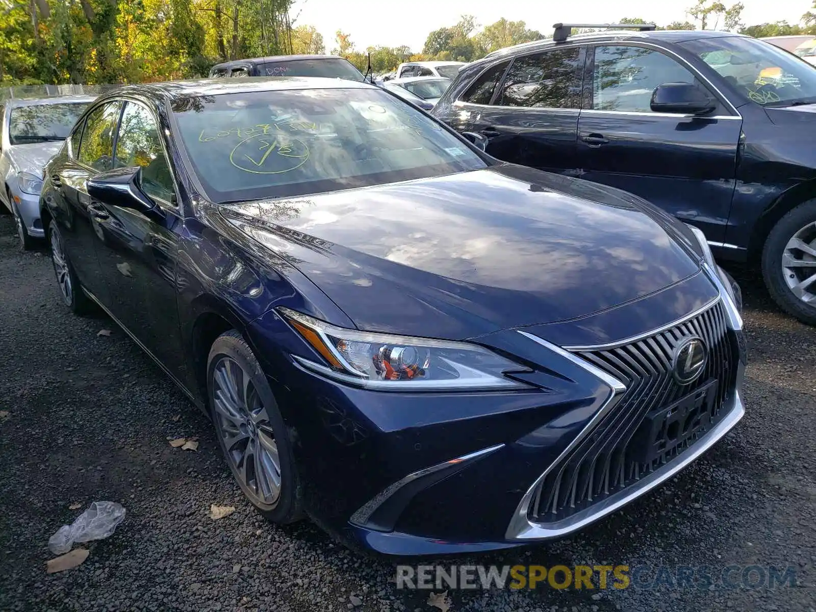 1 Photograph of a damaged car 58ABZ1B15KU036695 LEXUS ES350 2019