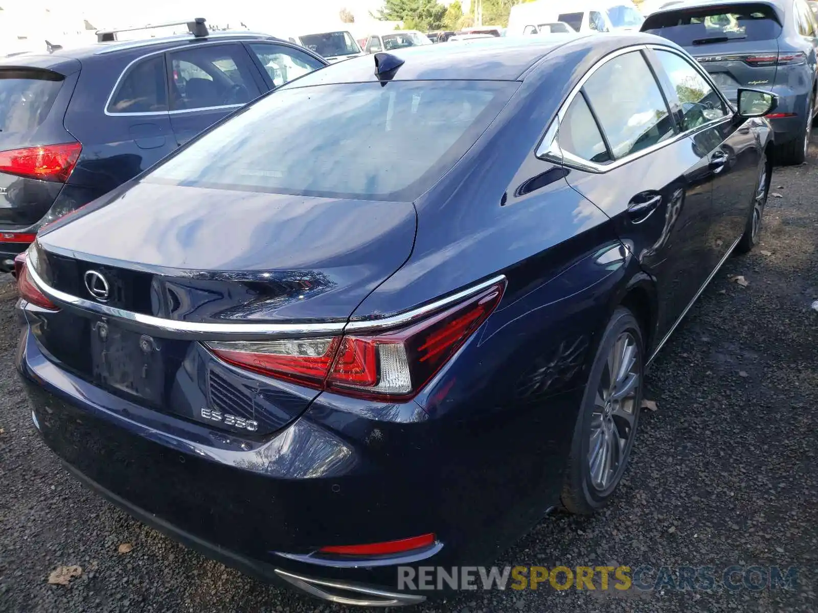 4 Photograph of a damaged car 58ABZ1B15KU036695 LEXUS ES350 2019