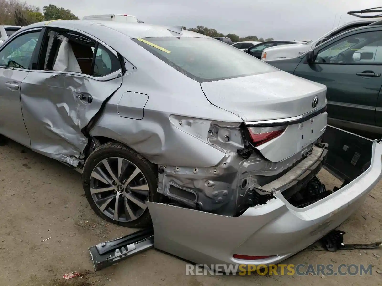 9 Фотография поврежденного автомобиля 58ABZ1B15KU036714 LEXUS ES350 2019