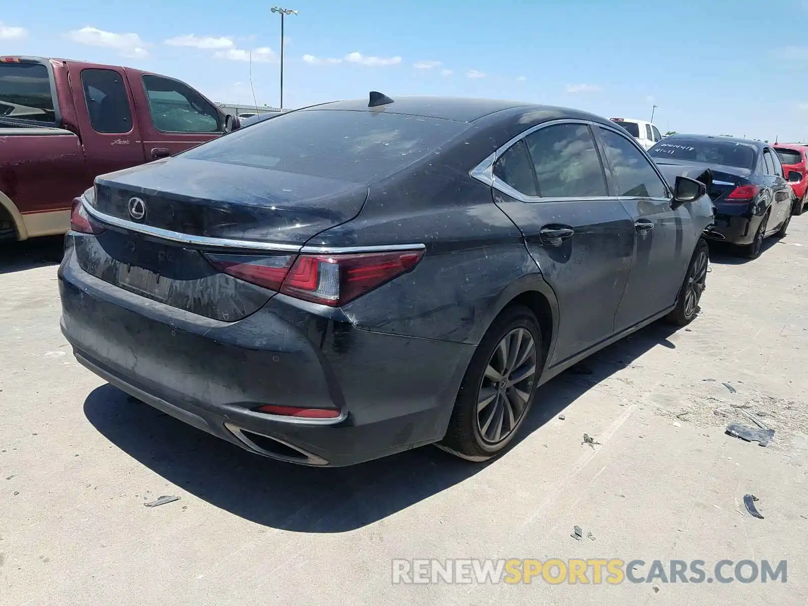 4 Photograph of a damaged car 58ABZ1B15KU037345 LEXUS ES350 2019