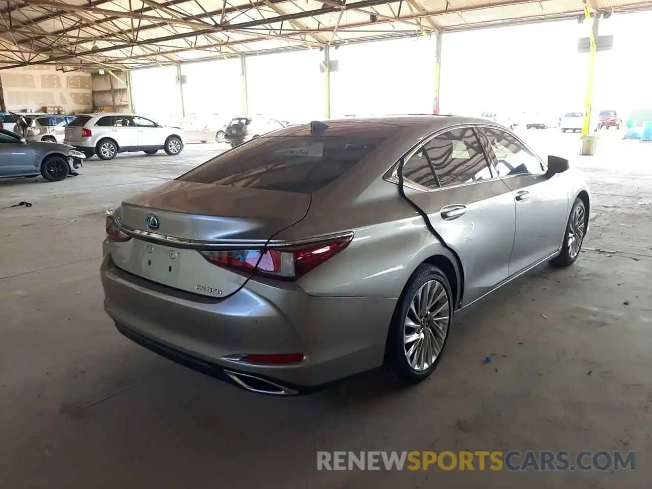 4 Photograph of a damaged car 58ABZ1B15KU037815 LEXUS ES350 2019