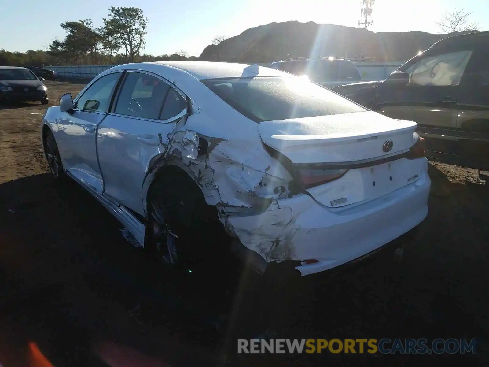 3 Photograph of a damaged car 58ABZ1B15KU041122 LEXUS ES350 2019