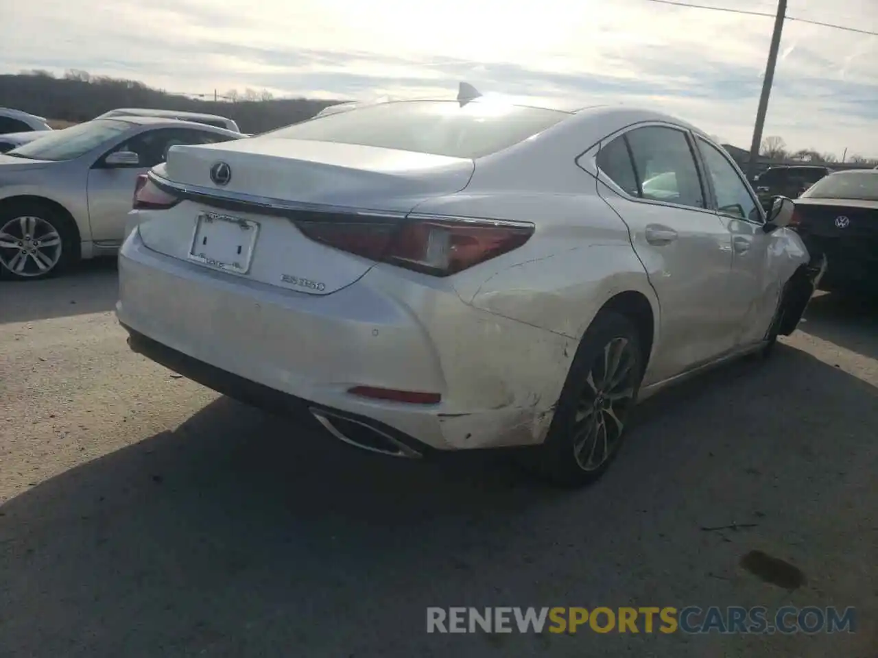 4 Photograph of a damaged car 58ABZ1B15KU043288 LEXUS ES350 2019