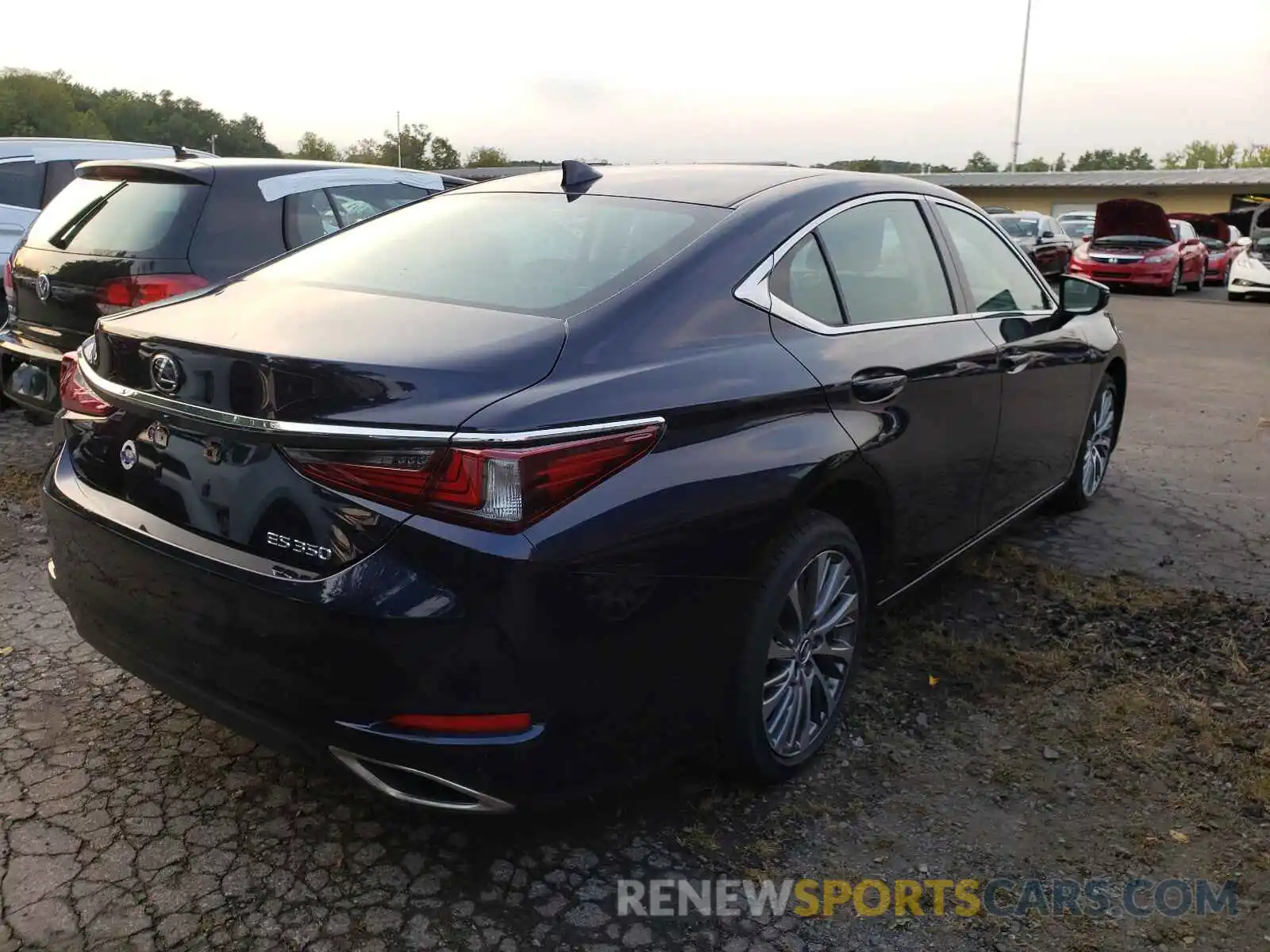 4 Photograph of a damaged car 58ABZ1B15KU043839 LEXUS ES350 2019