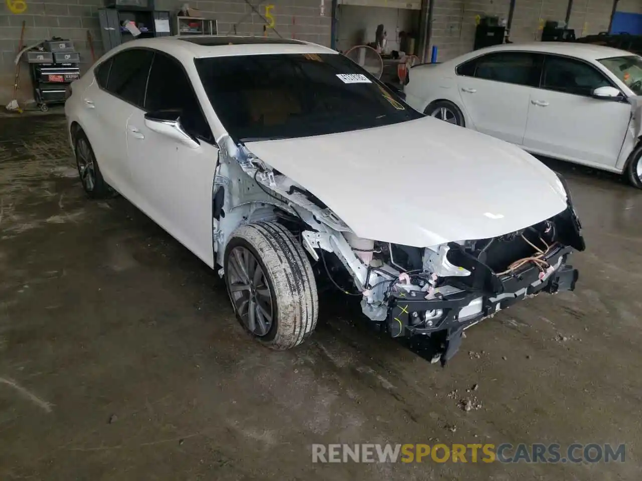 1 Photograph of a damaged car 58ABZ1B15KU045591 LEXUS ES350 2019