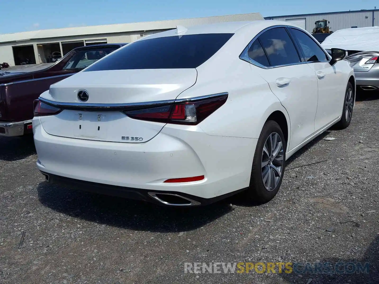 4 Photograph of a damaged car 58ABZ1B15KU045817 LEXUS ES350 2019