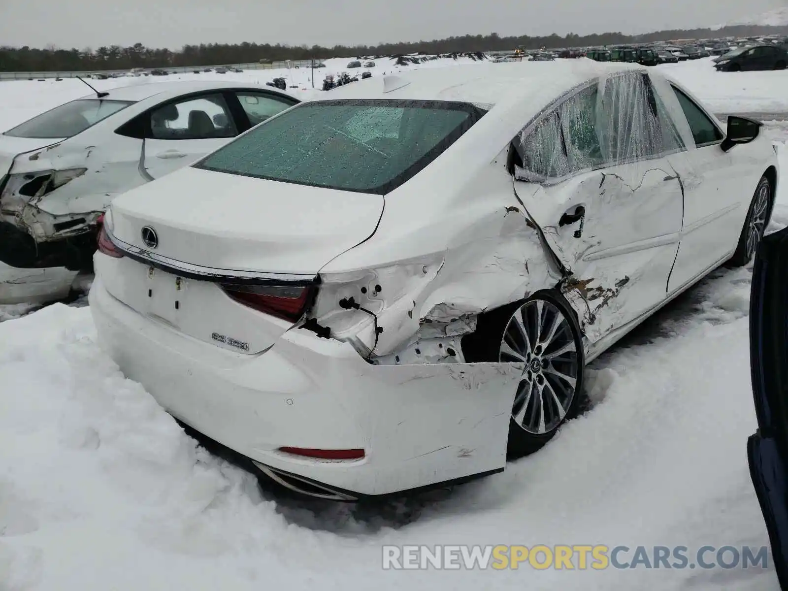 4 Photograph of a damaged car 58ABZ1B15KU048748 LEXUS ES350 2019