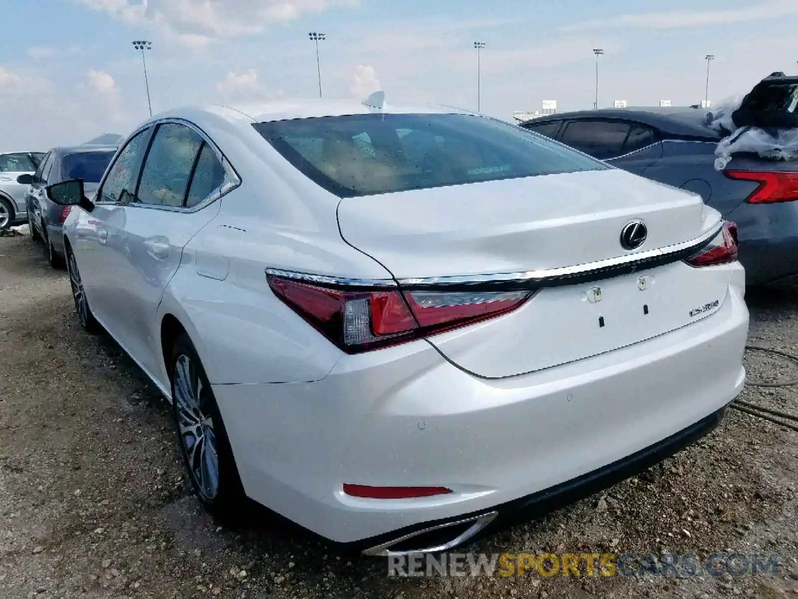 3 Photograph of a damaged car 58ABZ1B16KU004208 LEXUS ES350 2019