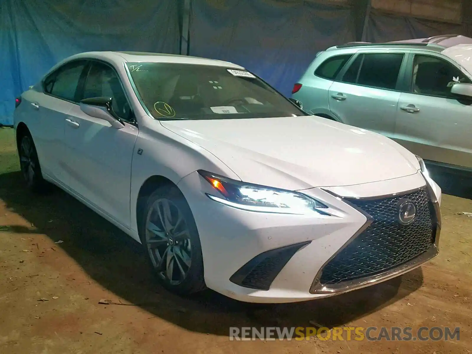 1 Photograph of a damaged car 58ABZ1B16KU004578 LEXUS ES350 2019