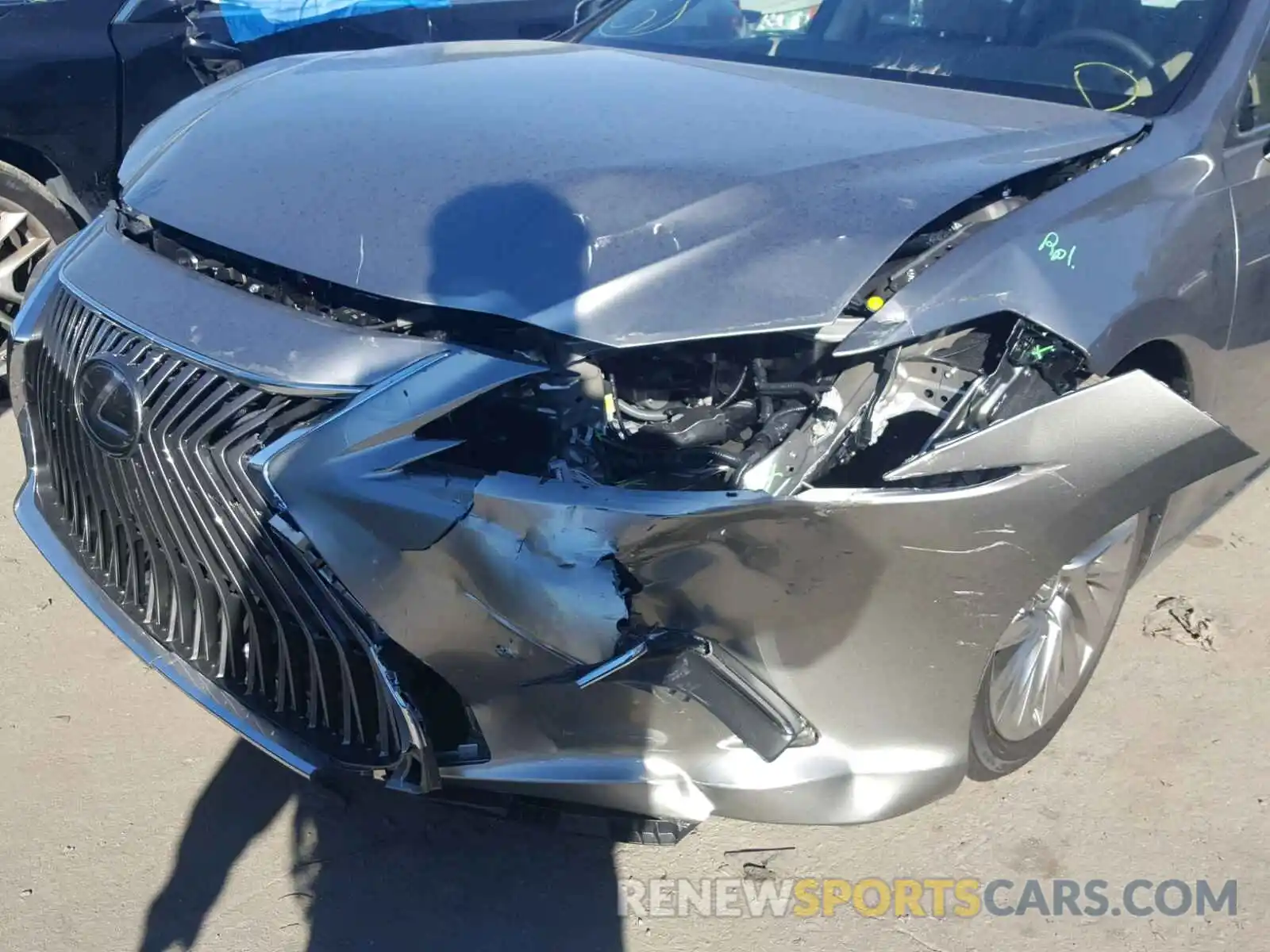 9 Photograph of a damaged car 58ABZ1B16KU006394 LEXUS ES350 2019