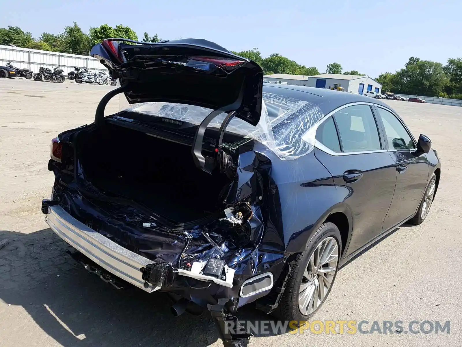 4 Photograph of a damaged car 58ABZ1B16KU014723 LEXUS ES350 2019