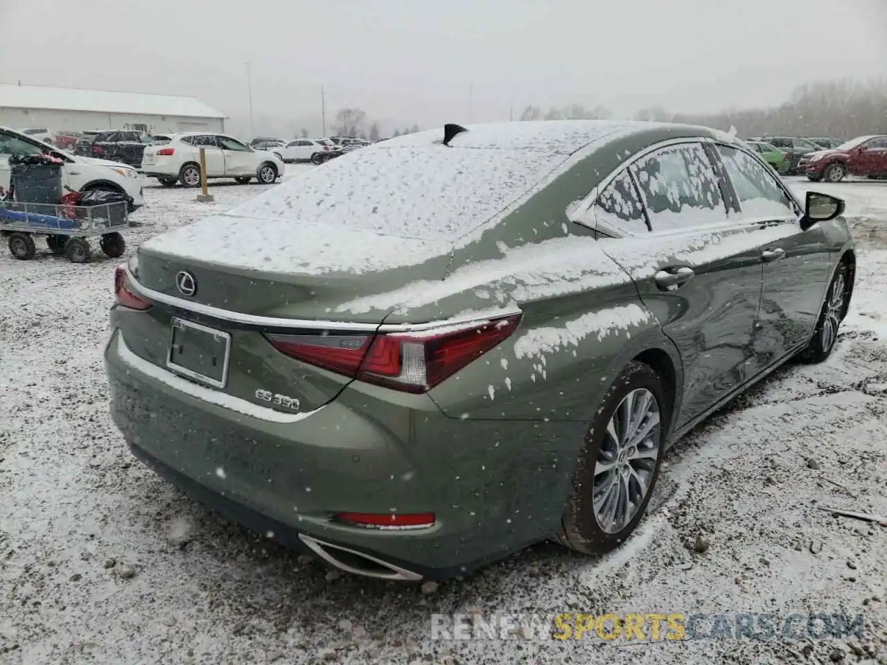 4 Photograph of a damaged car 58ABZ1B16KU015306 LEXUS ES350 2019