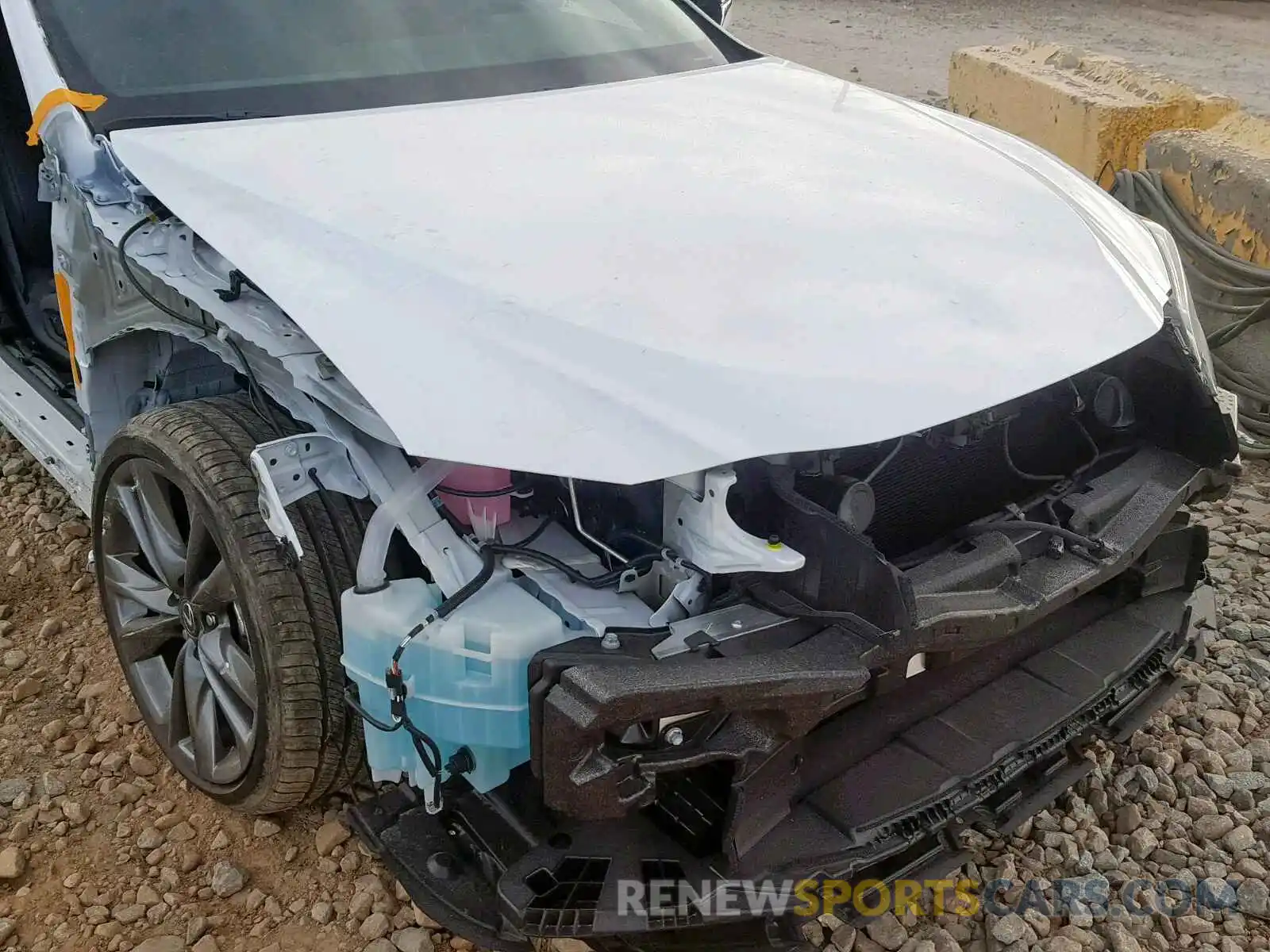 9 Photograph of a damaged car 58ABZ1B16KU016715 LEXUS ES350 2019