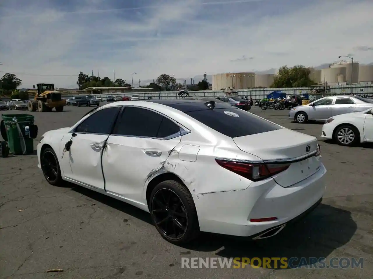 3 Photograph of a damaged car 58ABZ1B16KU022319 LEXUS ES350 2019