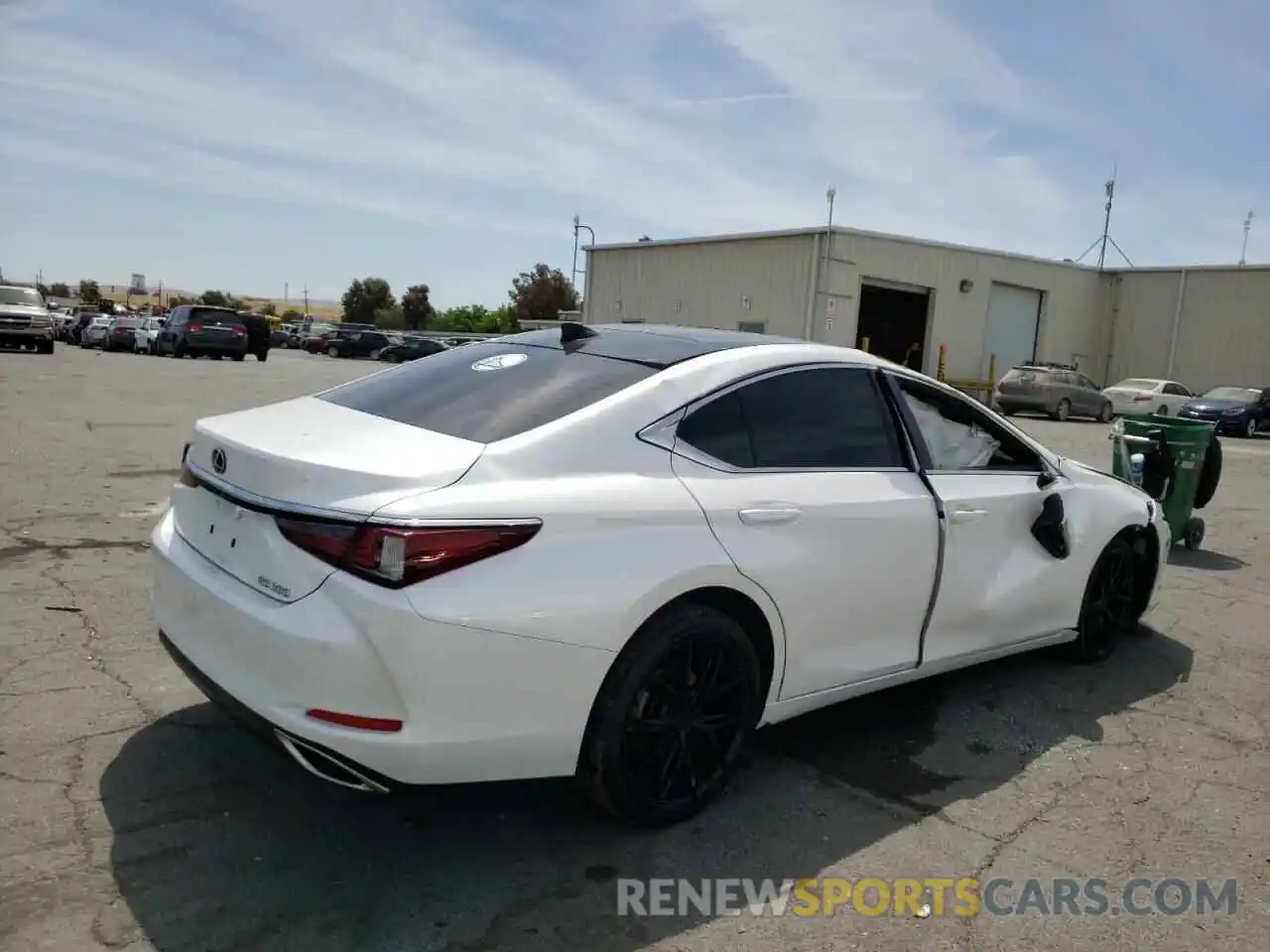 4 Photograph of a damaged car 58ABZ1B16KU022319 LEXUS ES350 2019