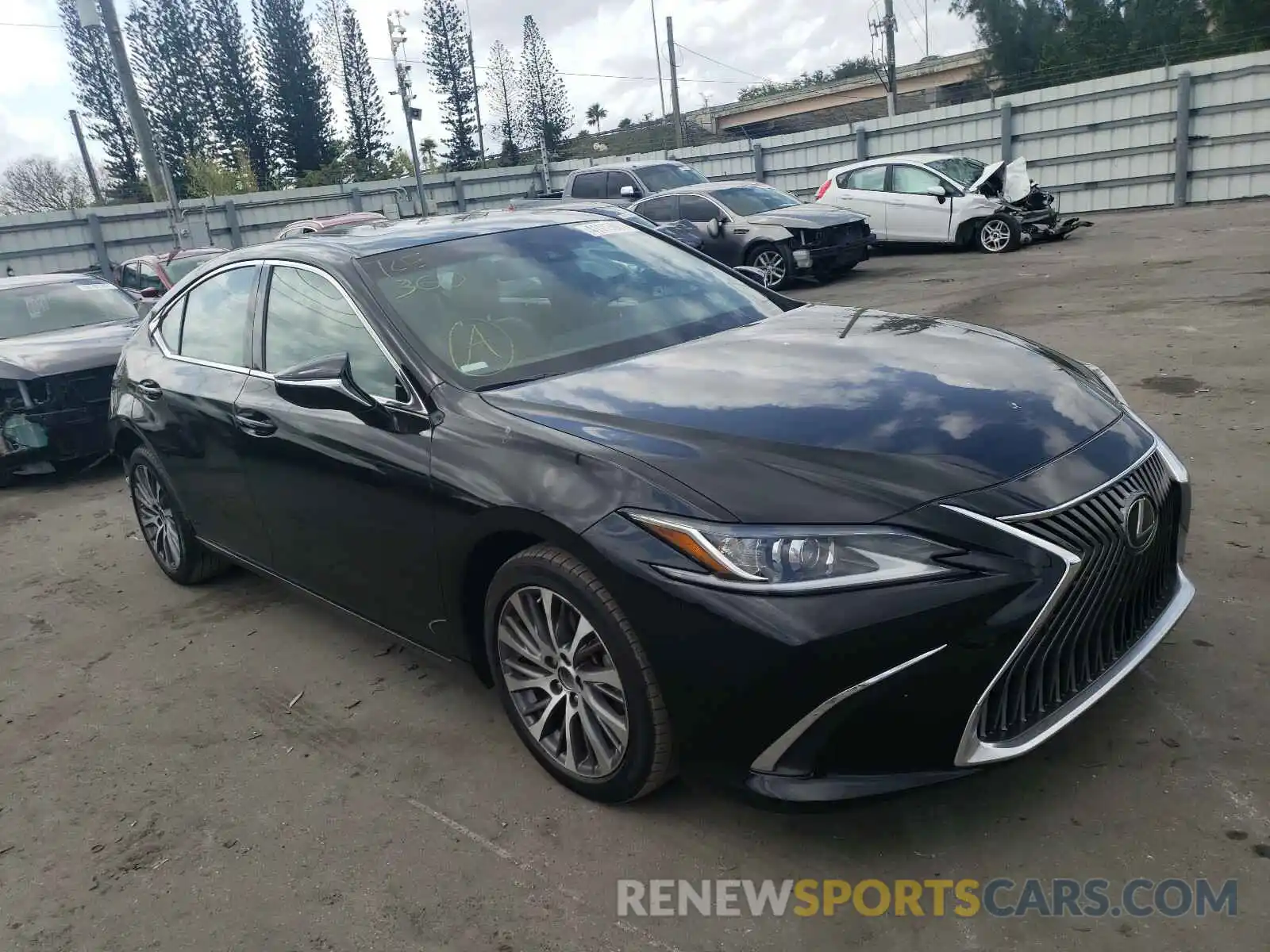 1 Photograph of a damaged car 58ABZ1B16KU022594 LEXUS ES350 2019