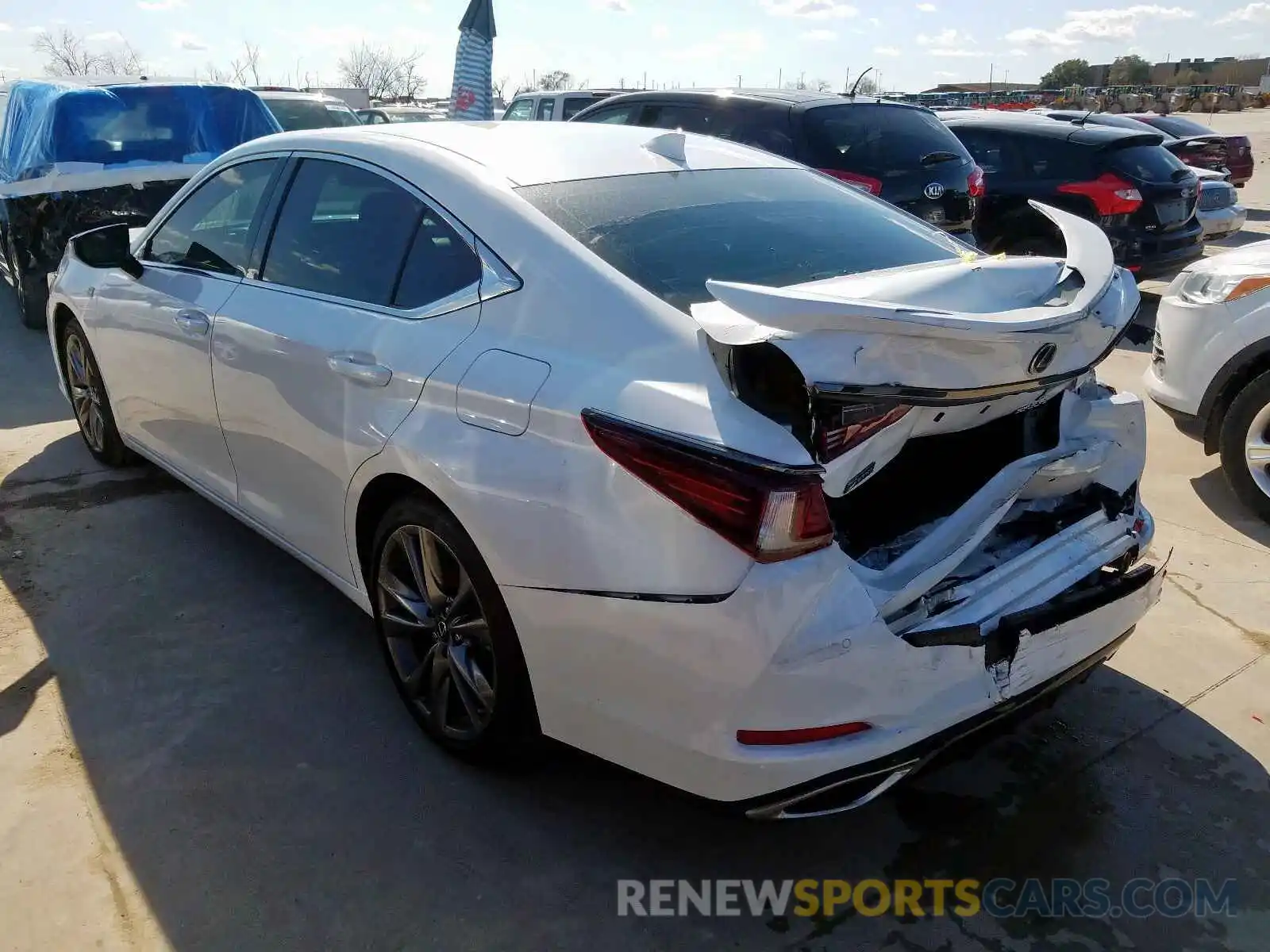 3 Photograph of a damaged car 58ABZ1B16KU024989 LEXUS ES350 2019