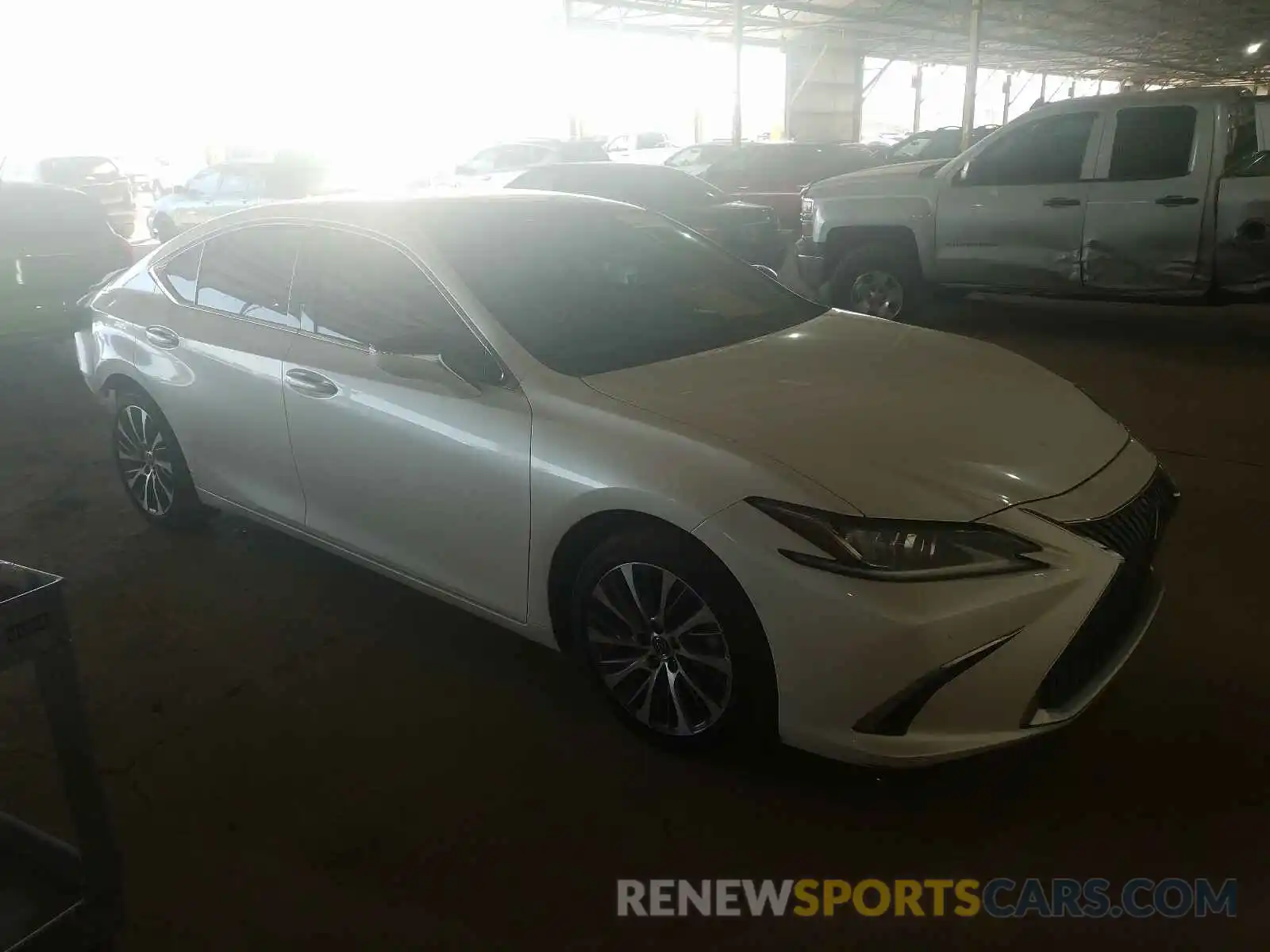 1 Photograph of a damaged car 58ABZ1B16KU025267 LEXUS ES350 2019