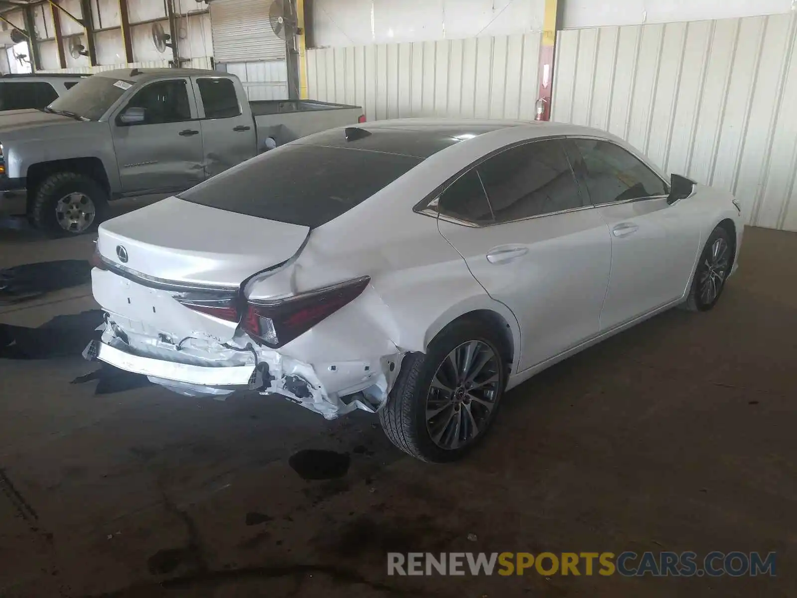 4 Photograph of a damaged car 58ABZ1B16KU025267 LEXUS ES350 2019