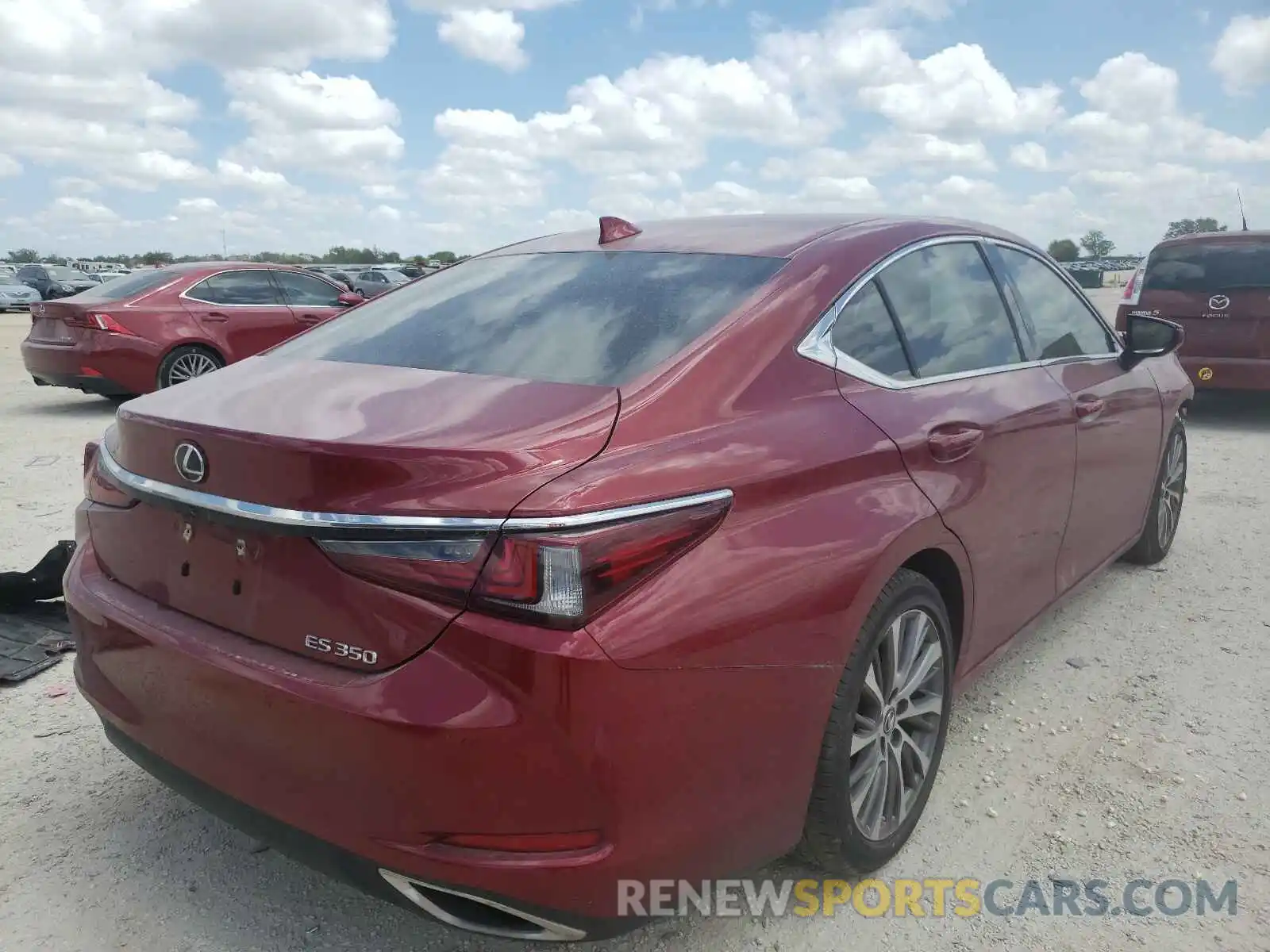 4 Photograph of a damaged car 58ABZ1B16KU028511 LEXUS ES350 2019