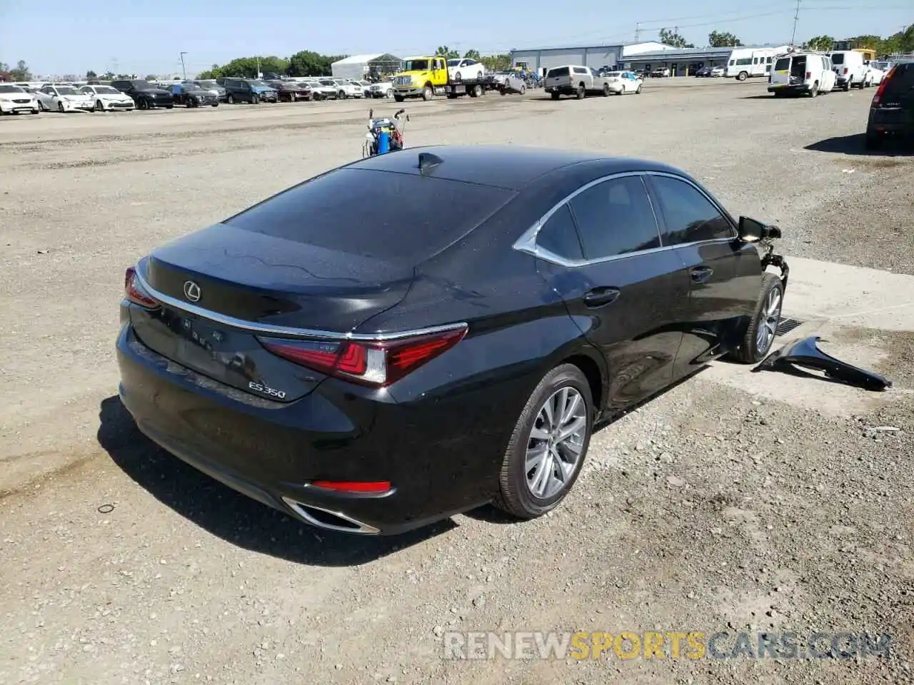 4 Photograph of a damaged car 58ABZ1B16KU030629 LEXUS ES350 2019