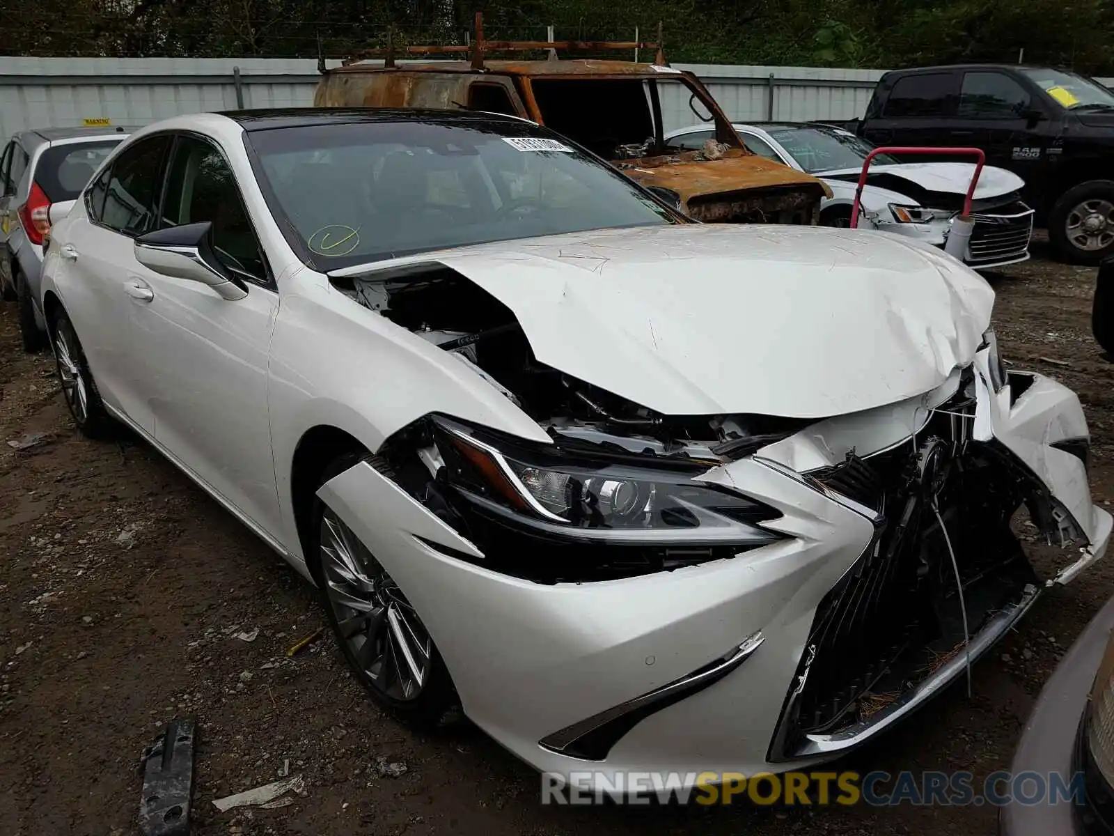 1 Photograph of a damaged car 58ABZ1B16KU031764 LEXUS ES350 2019