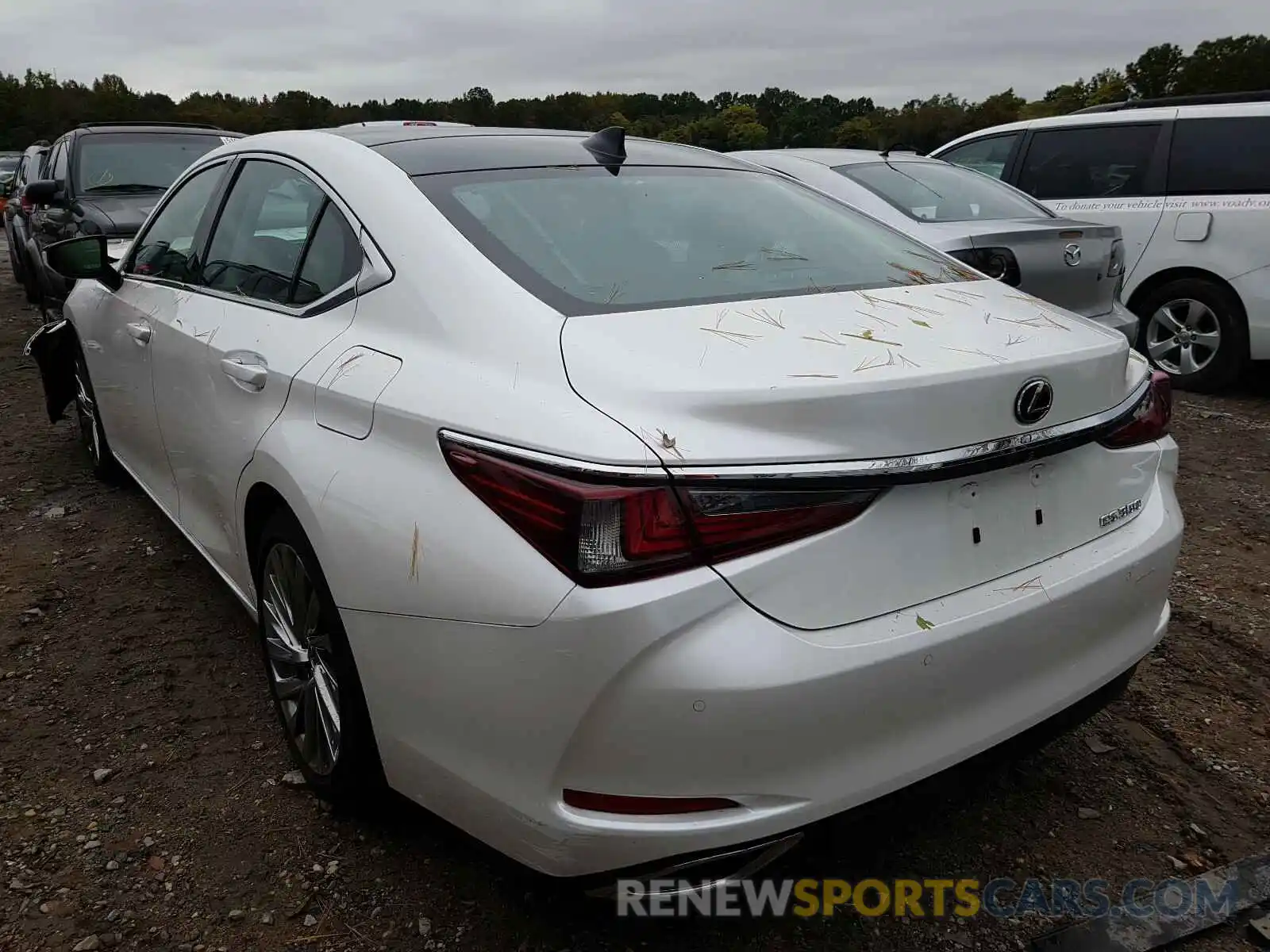 3 Photograph of a damaged car 58ABZ1B16KU031764 LEXUS ES350 2019