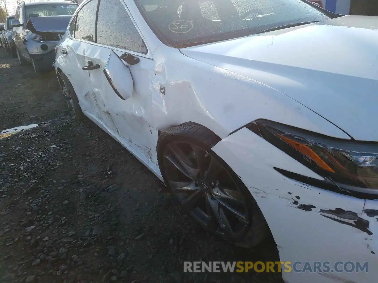 9 Photograph of a damaged car 58ABZ1B16KU032073 LEXUS ES350 2019