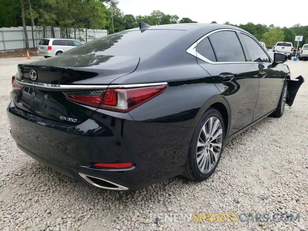 4 Photograph of a damaged car 58ABZ1B16KU034986 LEXUS ES350 2019