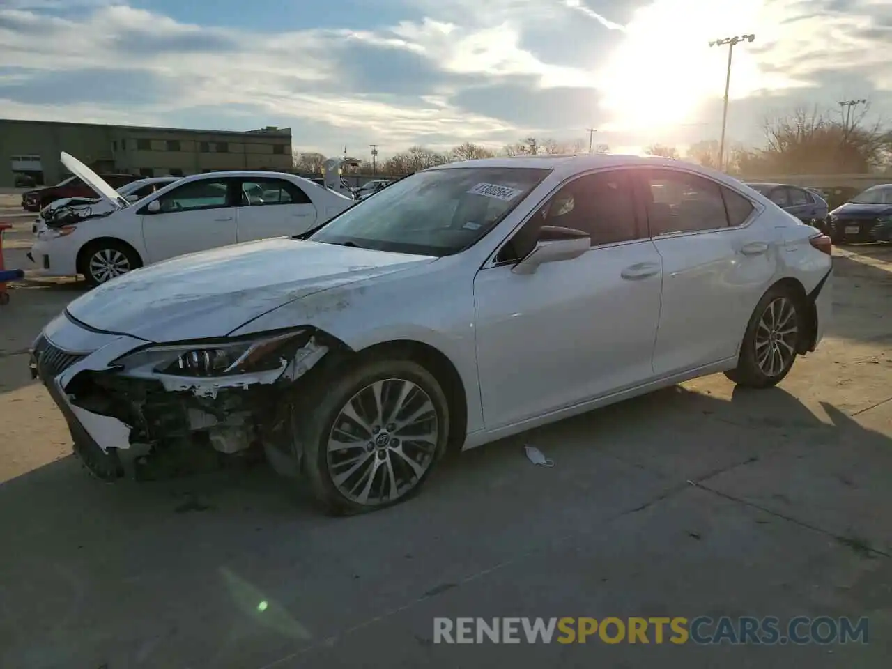 1 Photograph of a damaged car 58ABZ1B16KU039928 LEXUS ES350 2019