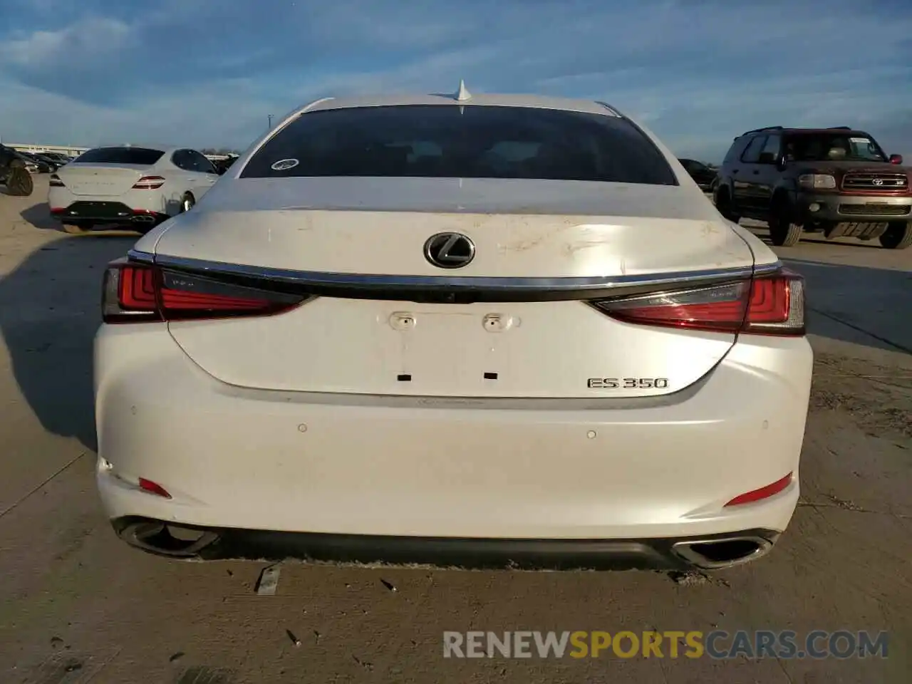 6 Photograph of a damaged car 58ABZ1B16KU039928 LEXUS ES350 2019