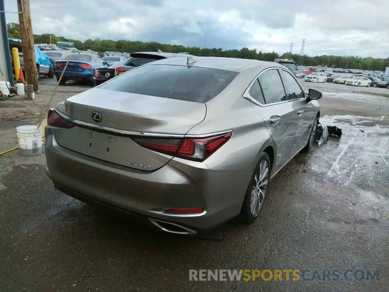 4 Photograph of a damaged car 58ABZ1B16KU042490 LEXUS ES350 2019