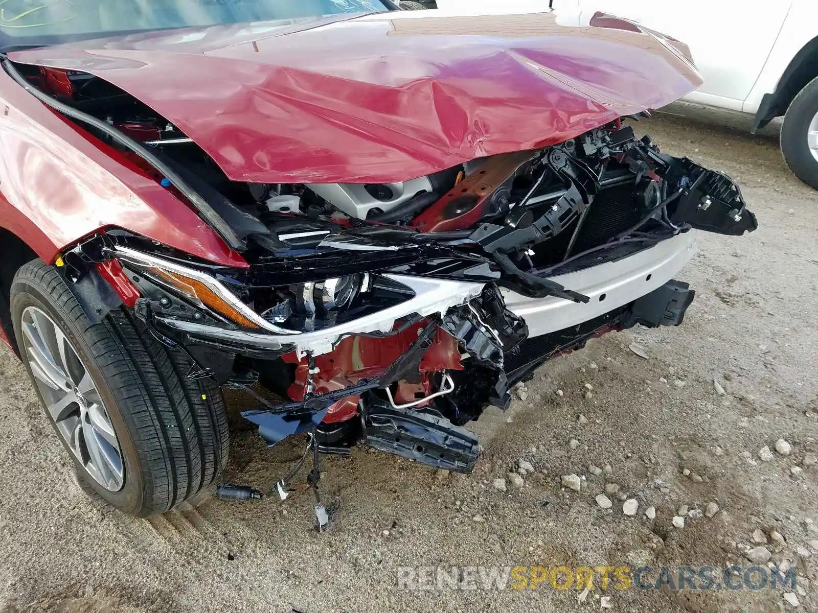 9 Photograph of a damaged car 58ABZ1B16KU042571 LEXUS ES350 2019