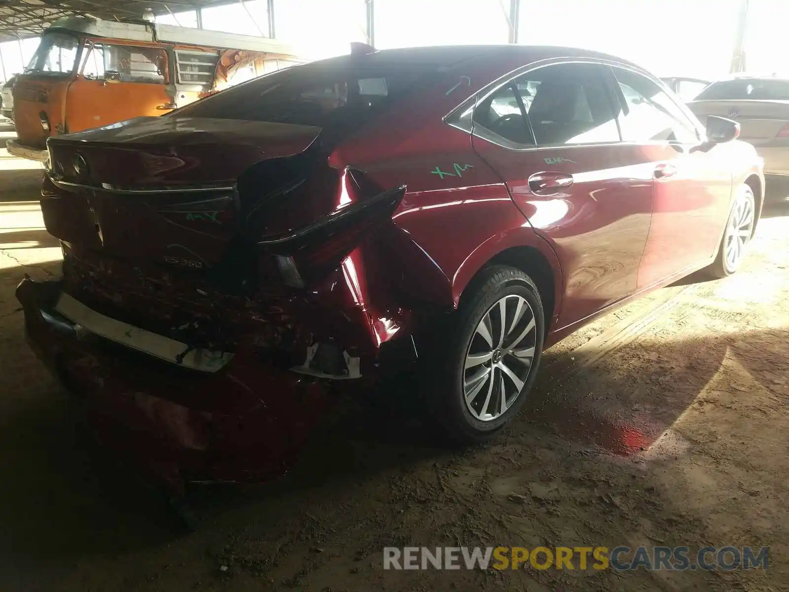 4 Photograph of a damaged car 58ABZ1B16KU044515 LEXUS ES350 2019