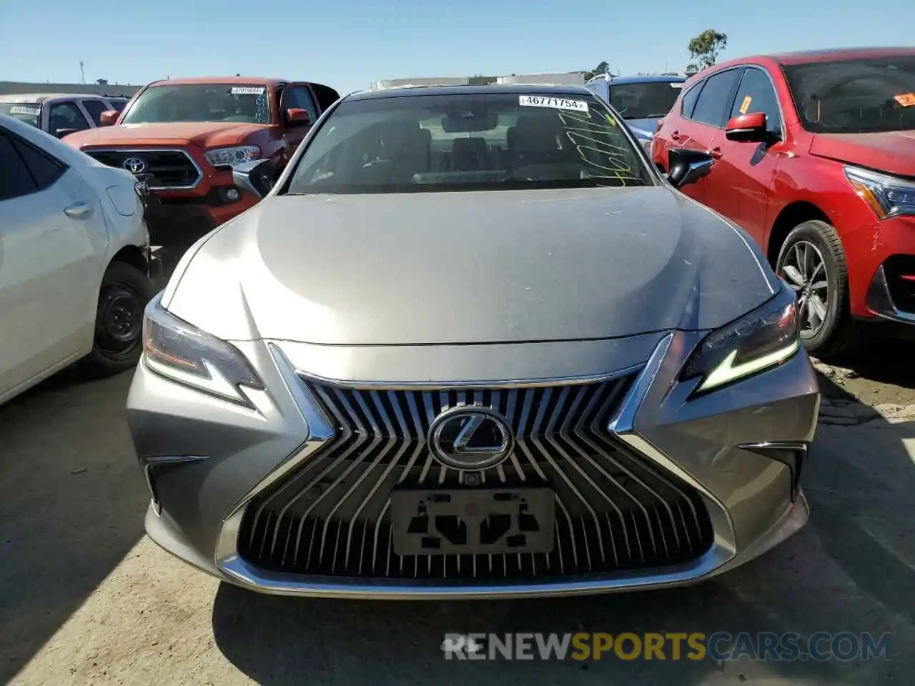 5 Photograph of a damaged car 58ABZ1B16KU050671 LEXUS ES350 2019