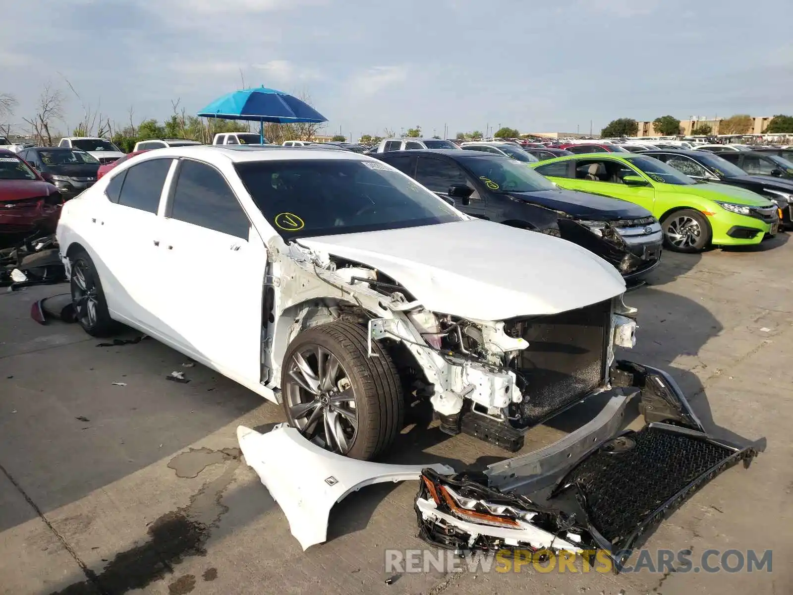 1 Photograph of a damaged car 58ABZ1B17KU001267 LEXUS ES350 2019