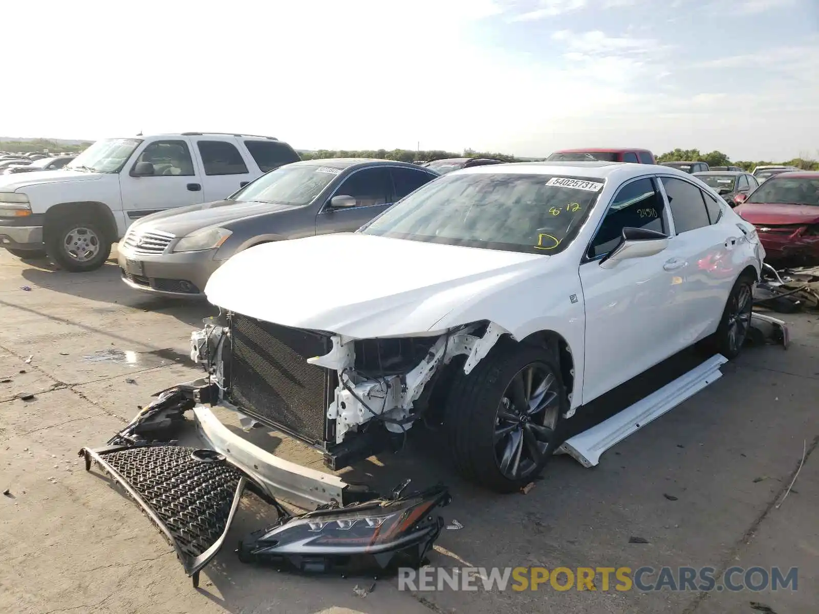 2 Photograph of a damaged car 58ABZ1B17KU001267 LEXUS ES350 2019