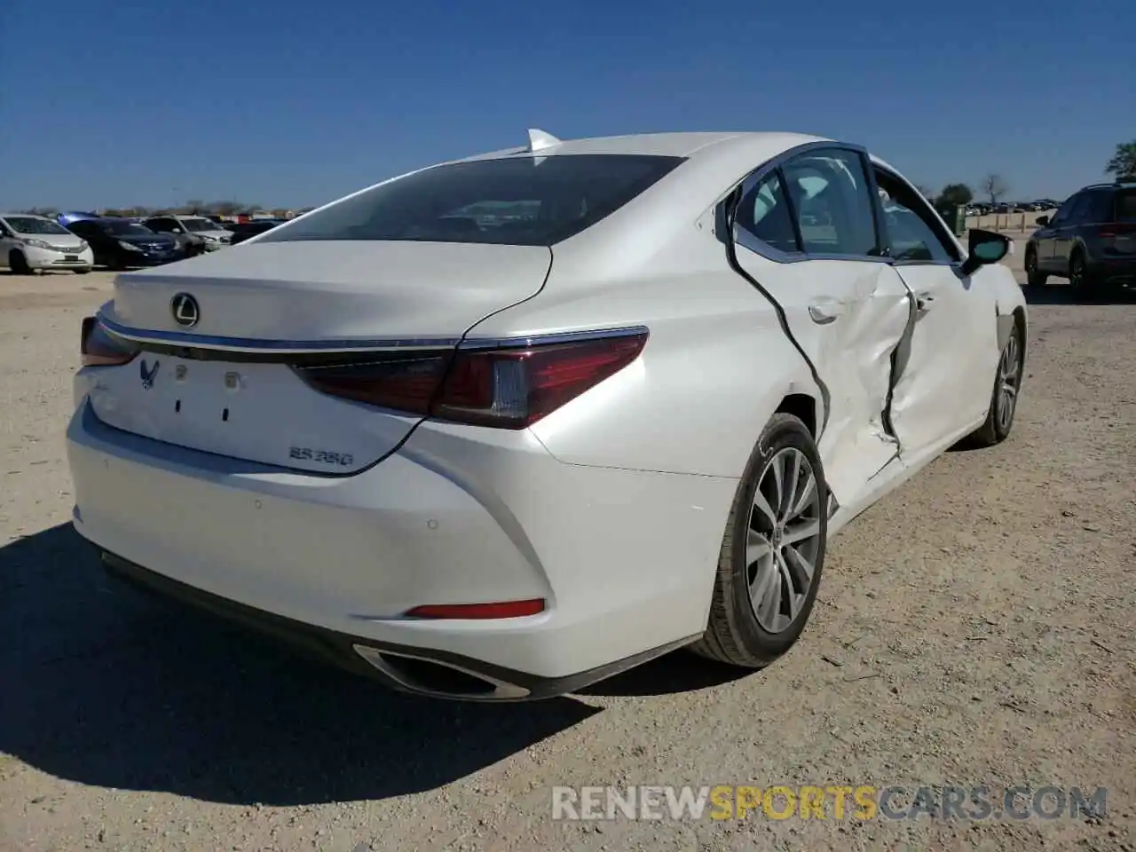 4 Photograph of a damaged car 58ABZ1B17KU002340 LEXUS ES350 2019