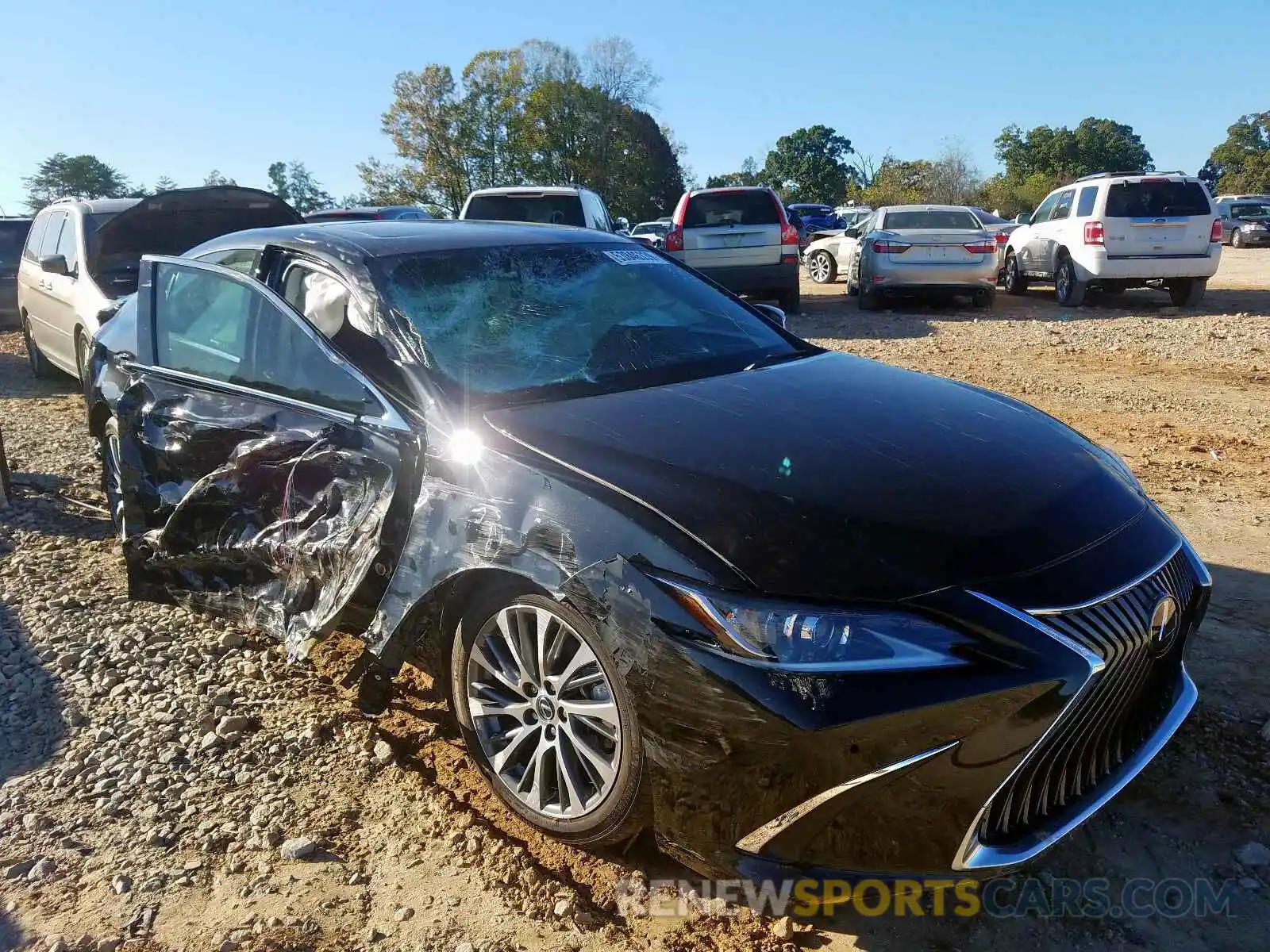 1 Photograph of a damaged car 58ABZ1B17KU005870 LEXUS ES350 2019