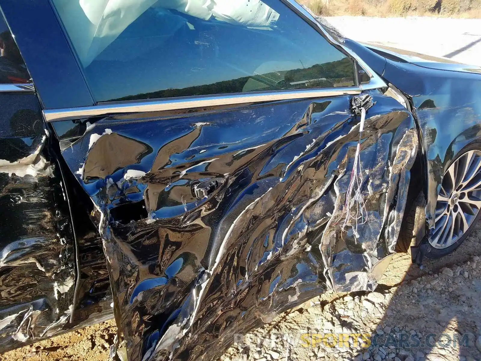 9 Photograph of a damaged car 58ABZ1B17KU005870 LEXUS ES350 2019