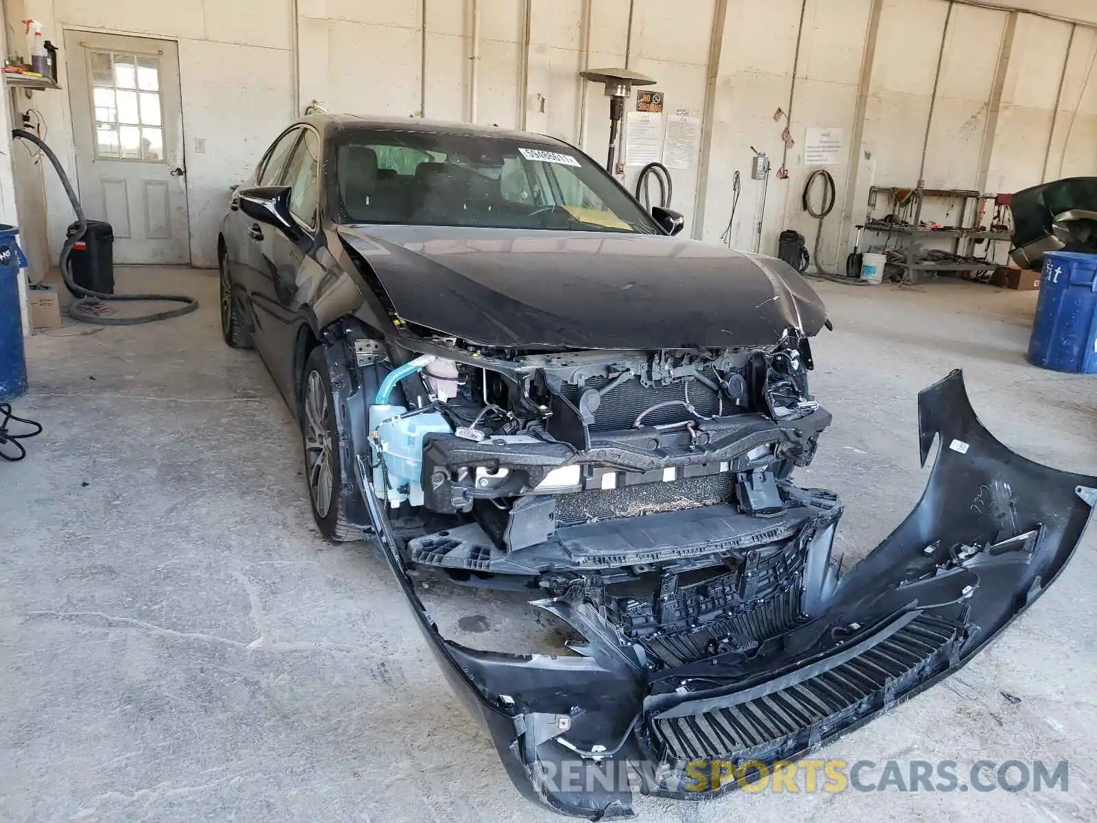 1 Photograph of a damaged car 58ABZ1B17KU006517 LEXUS ES350 2019