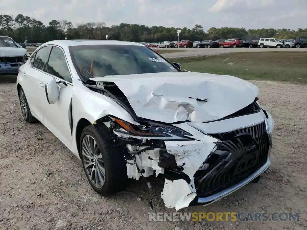 1 Photograph of a damaged car 58ABZ1B17KU010342 LEXUS ES350 2019